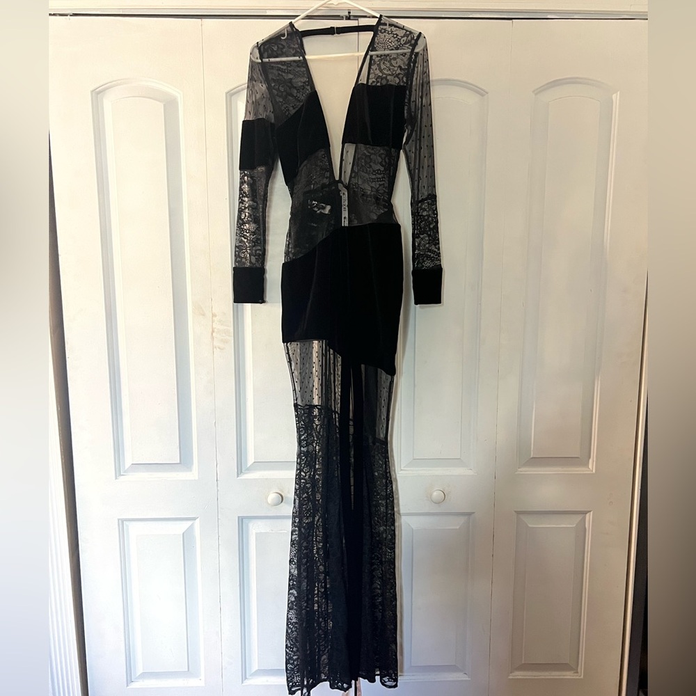 NWT- House of CB- Dress. Retail $165